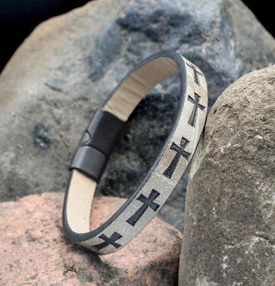 Bracelet-Eden Merry-Magnetic-Cross-Khaki