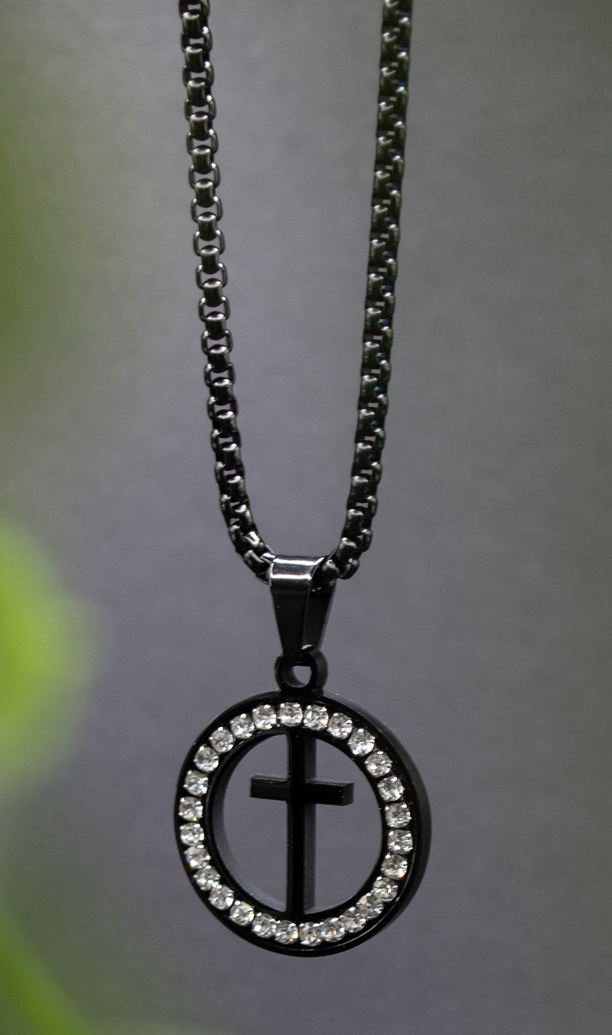 Necklace-Eden Merry-Circle Cross-Black