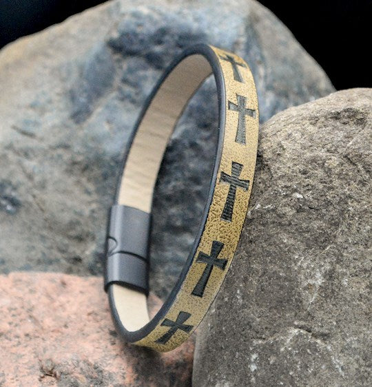 Bracelet-Eden Merry-Magnetic-Cross-Mustard